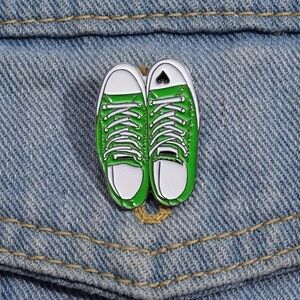 3/$25 Chucks Converse Style Sneaker Pin 🖤 Green White